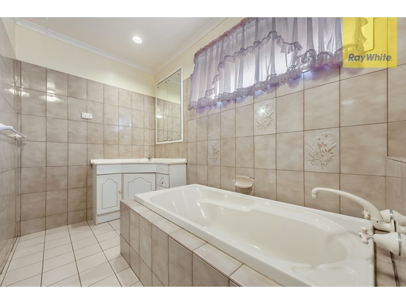 4 Bede Court, Gladstone Park VIC 3043