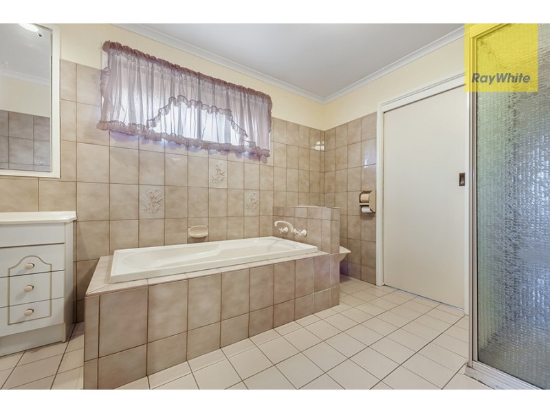 4 Bede Court, Gladstone Park VIC 3043