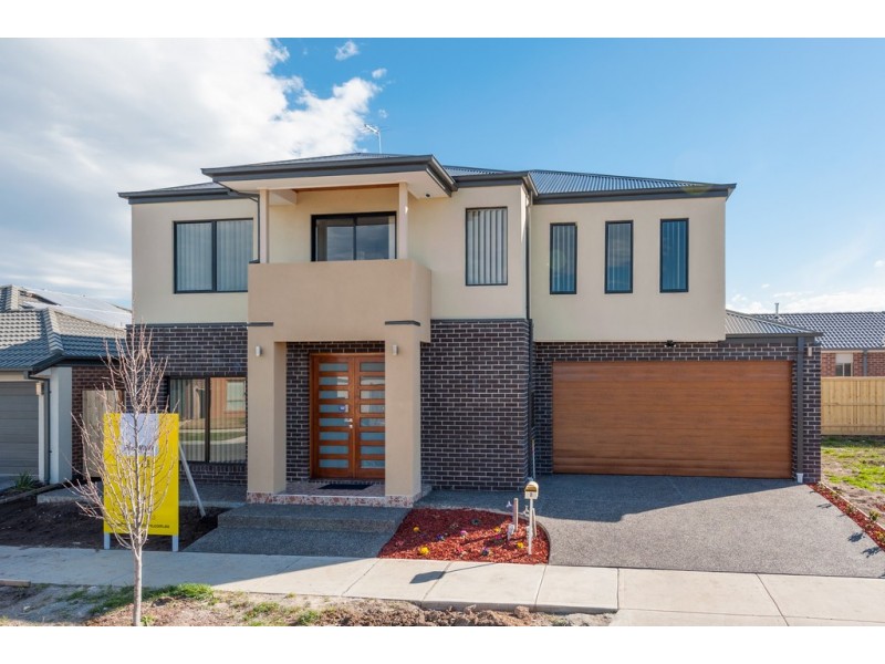 2 Gossamer Way, Mickleham VIC 3064