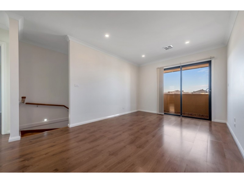 2 Gossamer Way, Mickleham VIC 3064