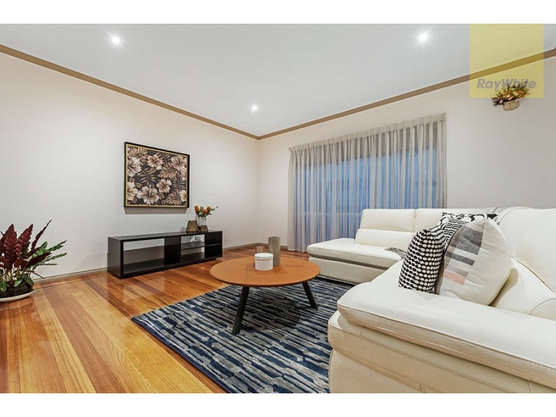 11 Thomas Street, Roxburgh Park VIC 3064