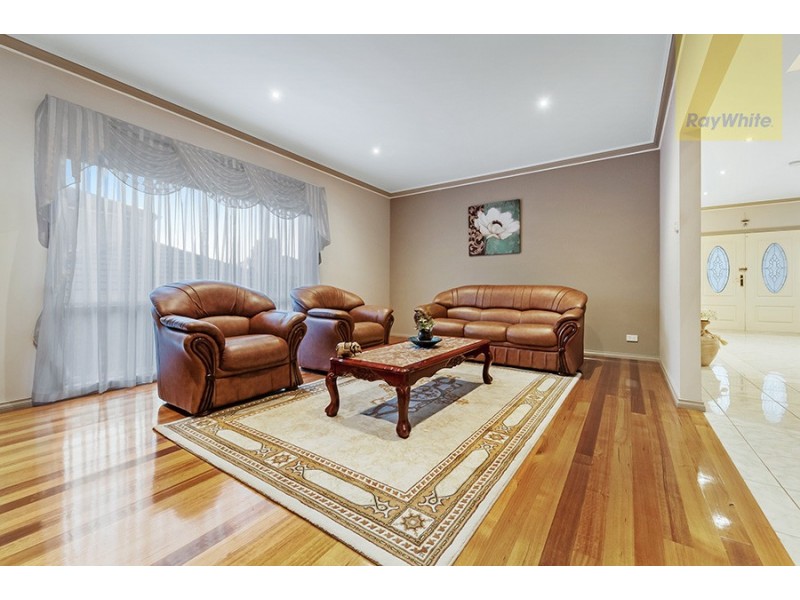 11 Thomas Street, Roxburgh Park VIC 3064