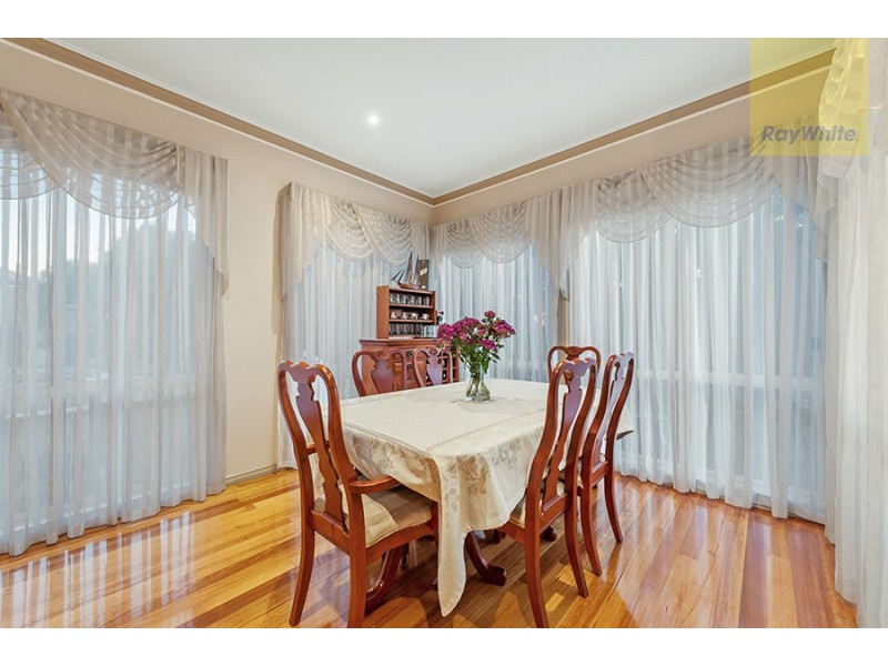 11 Thomas Street, Roxburgh Park VIC 3064