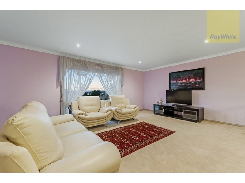 11 Thomas Street, Roxburgh Park VIC 3064