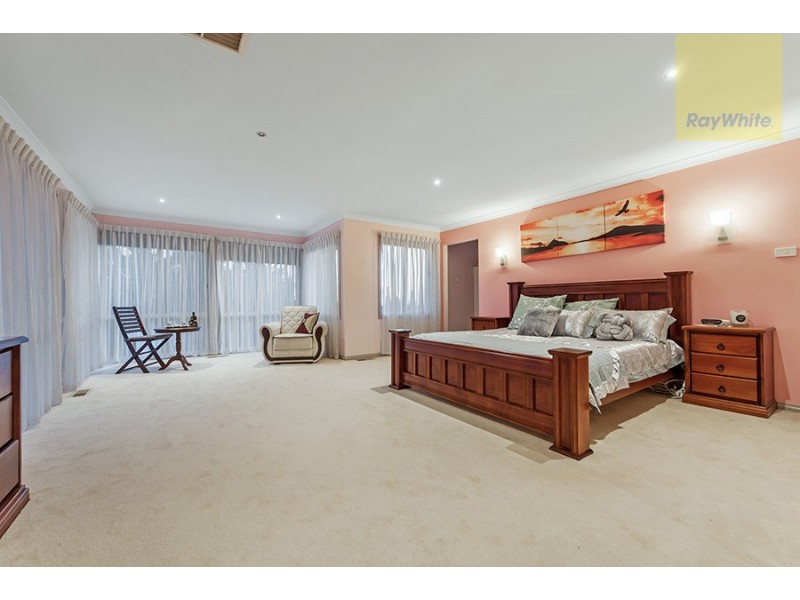 11 Thomas Street, Roxburgh Park VIC 3064