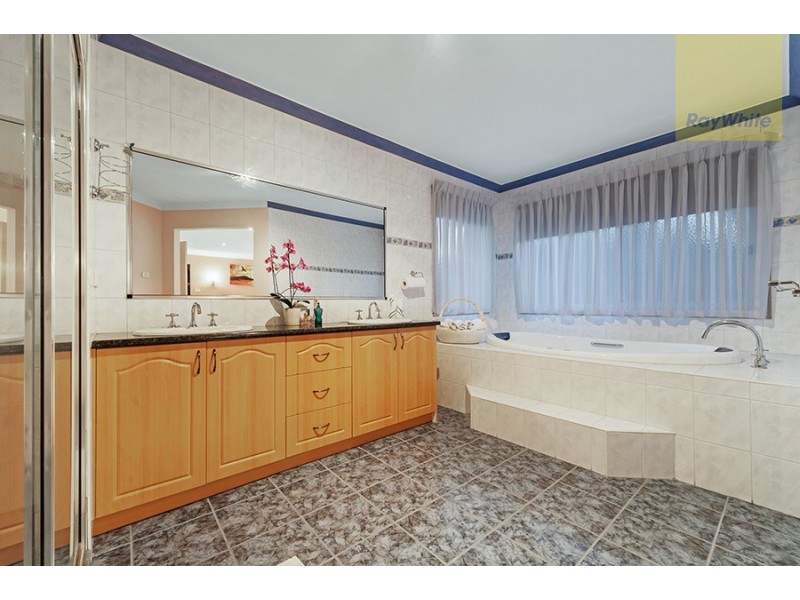 11 Thomas Street, Roxburgh Park VIC 3064