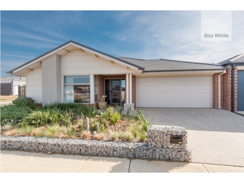 1 Selkirk Way, Mickleham VIC 3064