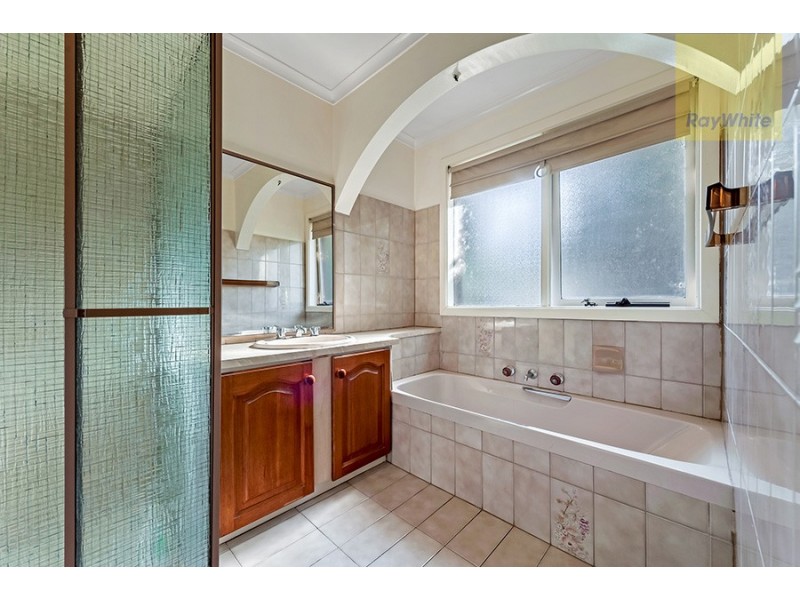 16 Metropolitan Avenue, Craigieburn VIC 3064