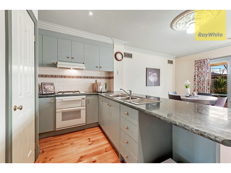 35 Rossiter Avenue, Roxburgh Park VIC 3064