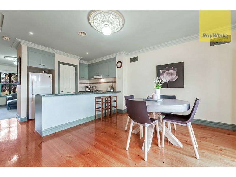 35 Rossiter Avenue, Roxburgh Park VIC 3064