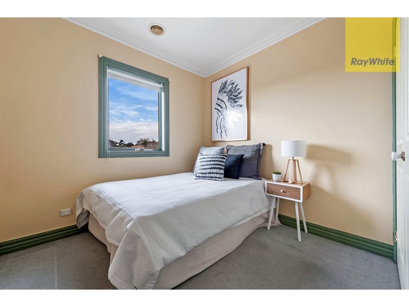 35 Rossiter Avenue, Roxburgh Park VIC 3064