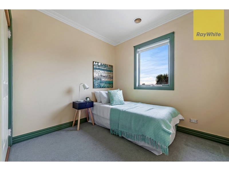 35 Rossiter Avenue, Roxburgh Park VIC 3064