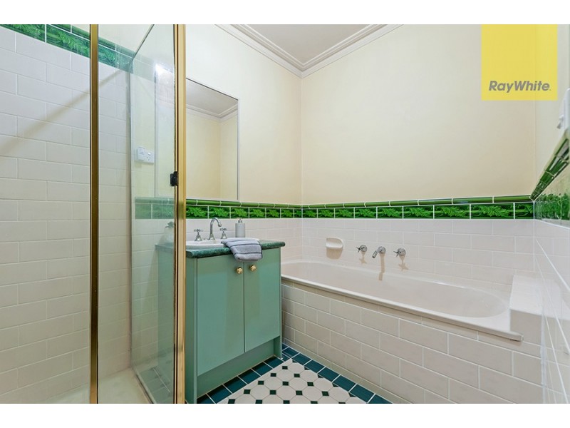 35 Rossiter Avenue, Roxburgh Park VIC 3064