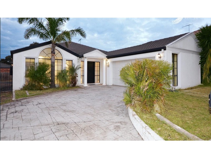 4 Almands Avenue, Roxburgh Park VIC 3064