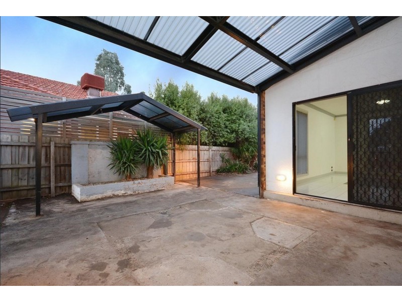 4 Almands Avenue, Roxburgh Park VIC 3064