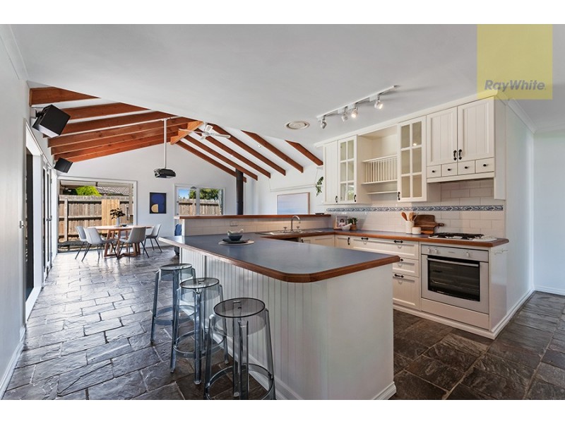 18 Cimberwood Drive, Craigieburn VIC 3064