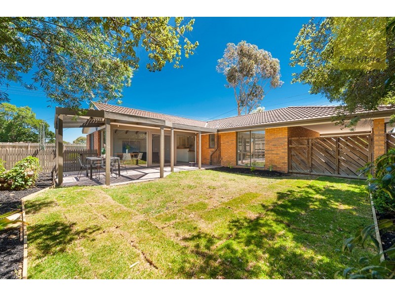 18 Cimberwood Drive, Craigieburn VIC 3064