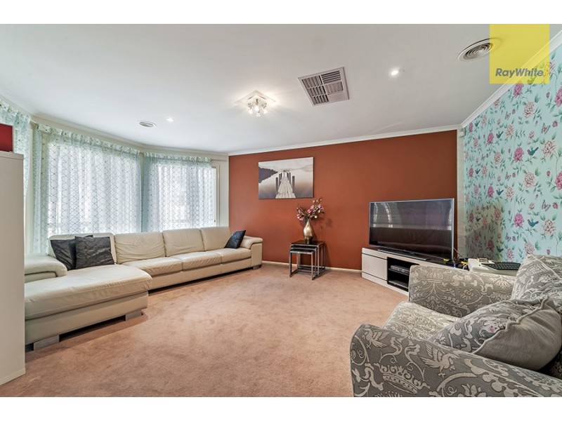11 Centaurus Avenue, Roxburgh Park VIC 3064