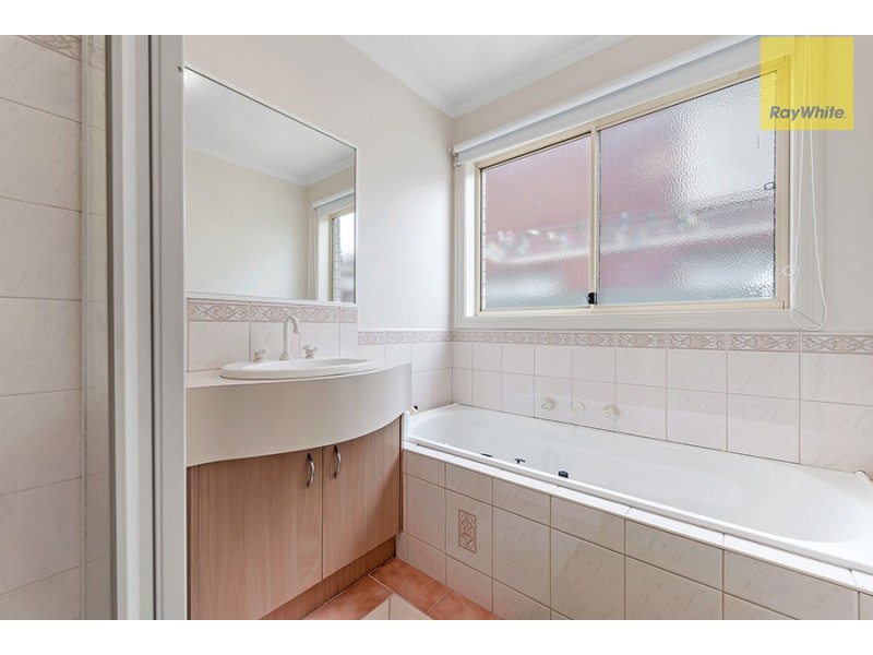 11 Centaurus Avenue, Roxburgh Park VIC 3064