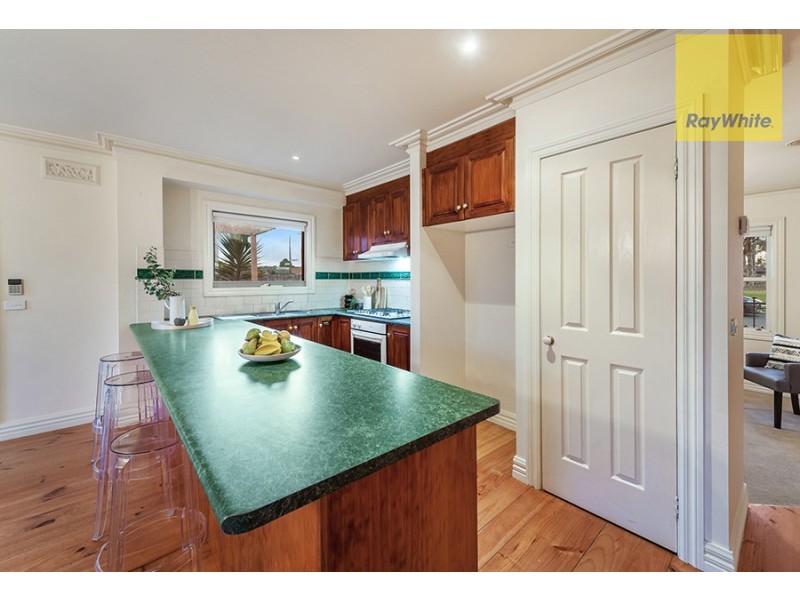2 Simmonds Place, Roxburgh Park VIC 3064