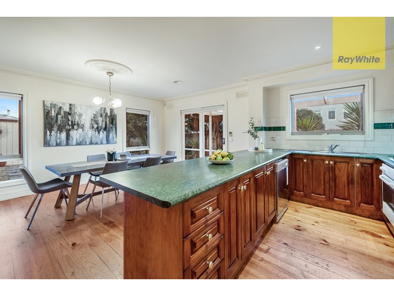 2 Simmonds Place, Roxburgh Park VIC 3064