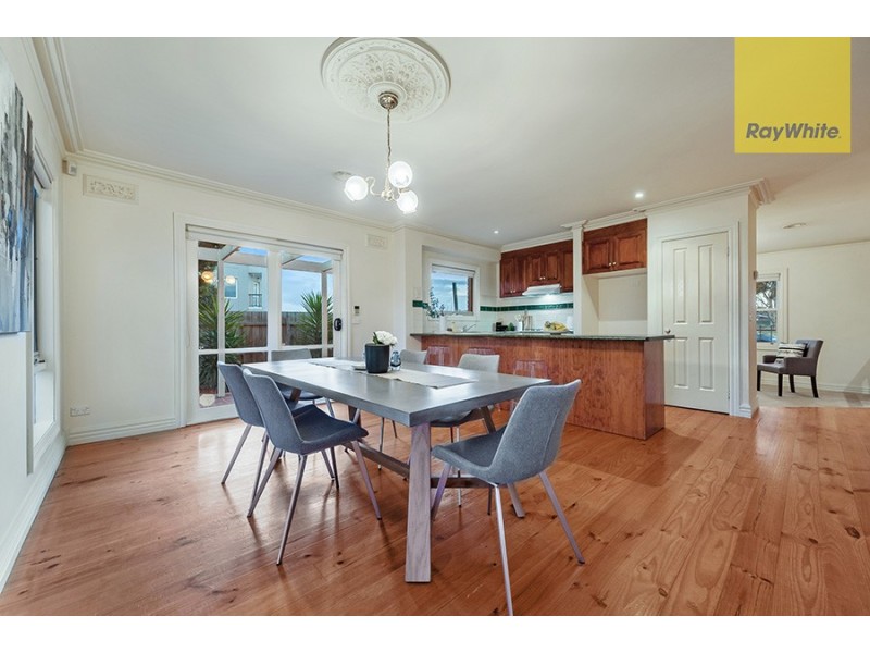 2 Simmonds Place, Roxburgh Park VIC 3064