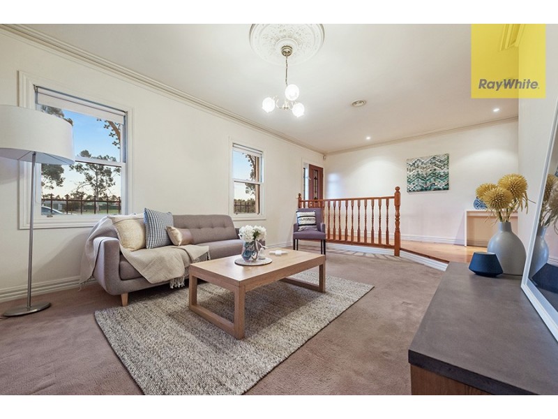 2 Simmonds Place, Roxburgh Park VIC 3064