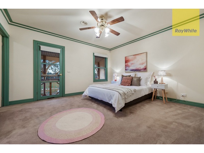 2 Simmonds Place, Roxburgh Park VIC 3064