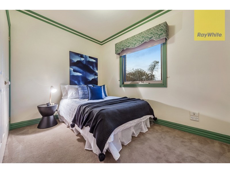 2 Simmonds Place, Roxburgh Park VIC 3064