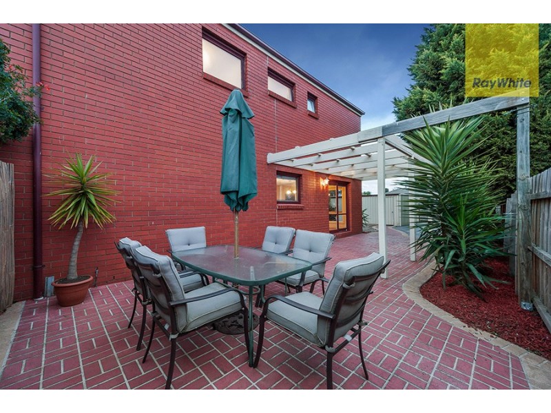 2 Simmonds Place, Roxburgh Park VIC 3064