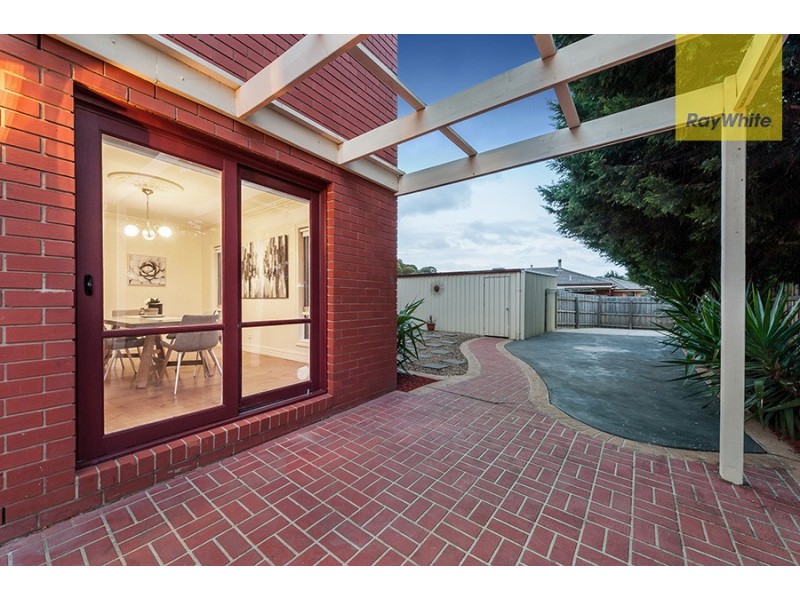 2 Simmonds Place, Roxburgh Park VIC 3064