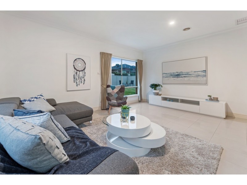 3 St Cloud Green, Craigieburn VIC 3064