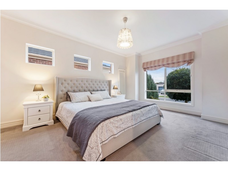 3 St Cloud Green, Craigieburn VIC 3064