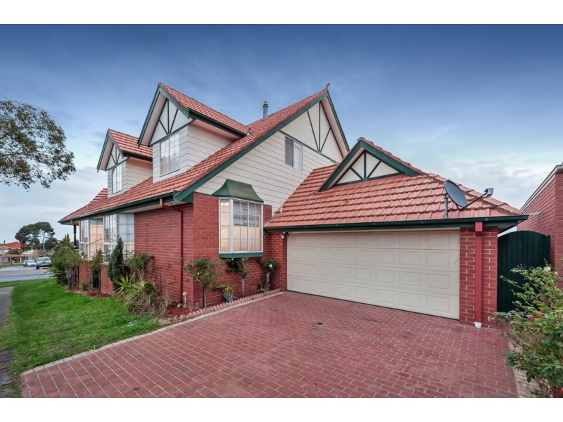 16 Pickersgill Crescent, Roxburgh Park VIC 3064