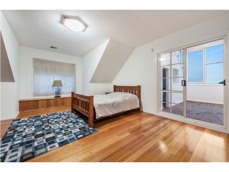 16 Pickersgill Crescent, Roxburgh Park VIC 3064