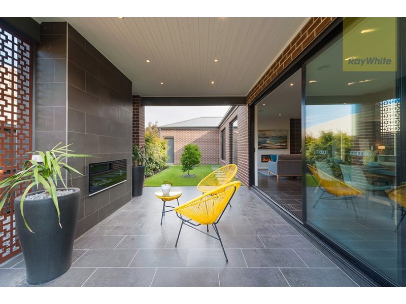 40 Flourish Circuit, Greenvale VIC 3059
