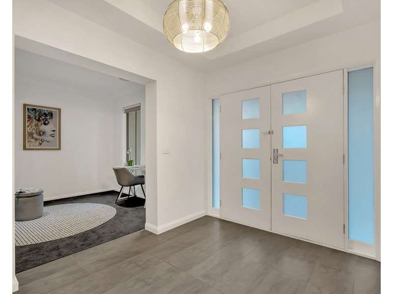 5 Sage Hills Place, Craigieburn VIC 3064