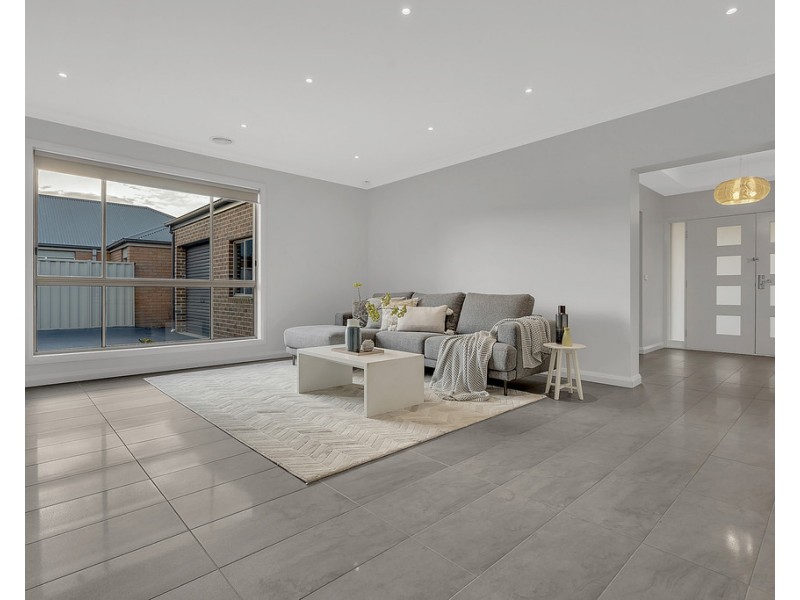 5 Sage Hills Place, Craigieburn VIC 3064