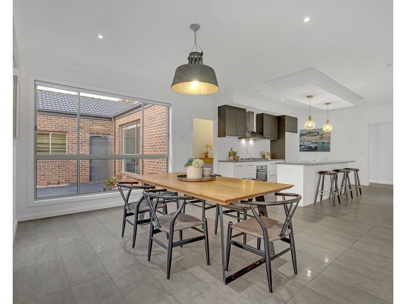 5 Sage Hills Place, Craigieburn VIC 3064