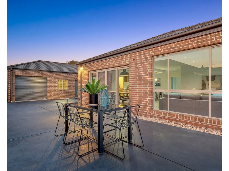 5 Sage Hills Place, Craigieburn VIC 3064