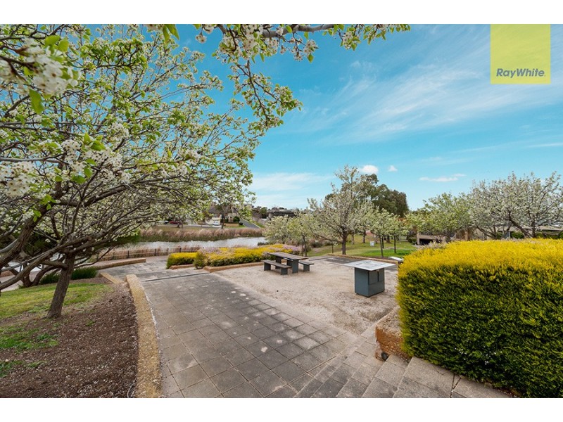 35 Stonebridge Way, Attwood VIC 3049