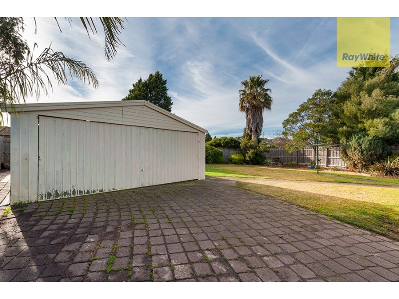 10 Brampton Close, Craigieburn VIC 3064