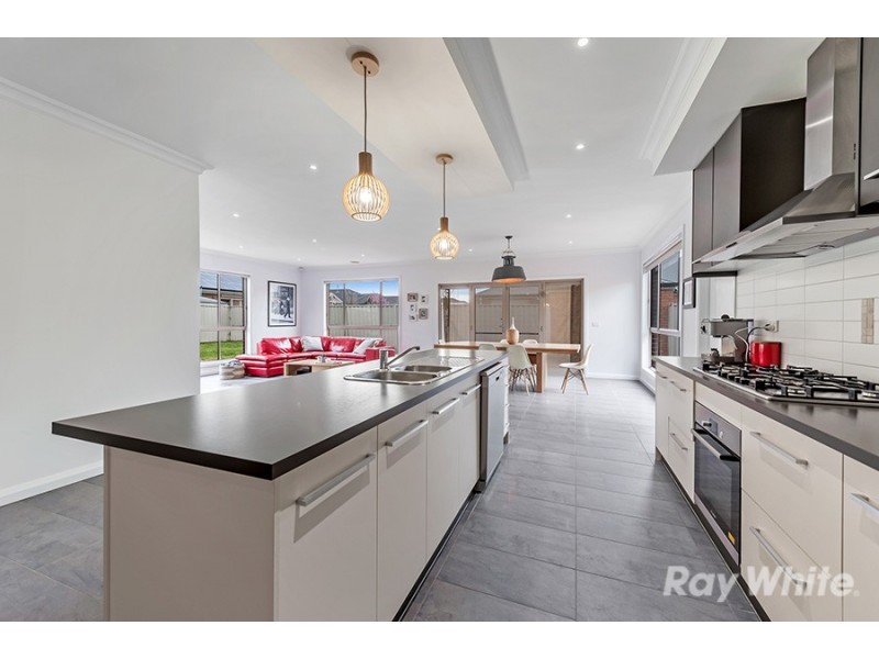 5 Sage Hills Place, Craigieburn VIC 3064