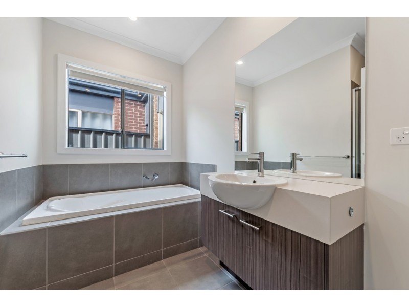 5 Iceberg Drive, Mernda VIC 3754