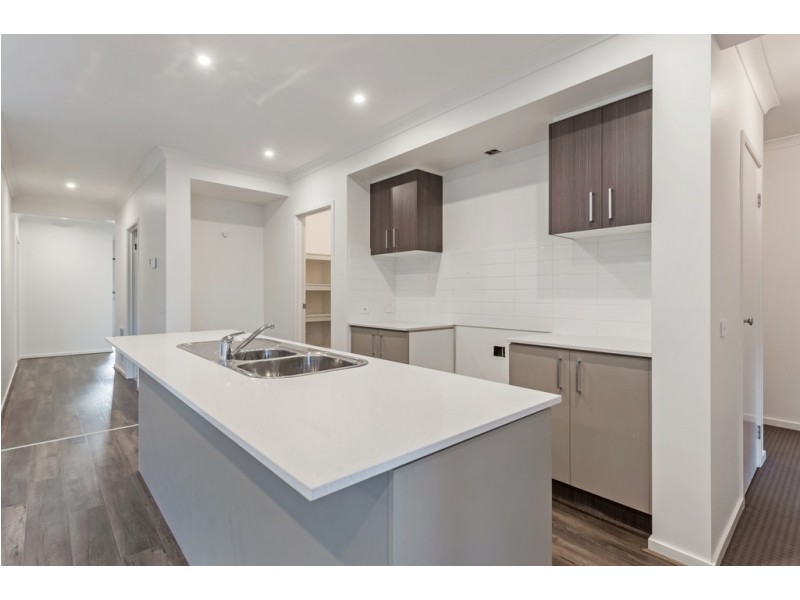 82 Sustainable Drive, Craigieburn VIC 3064