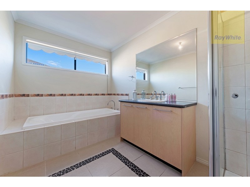 17 Eagleview Way, Craigieburn VIC 3064