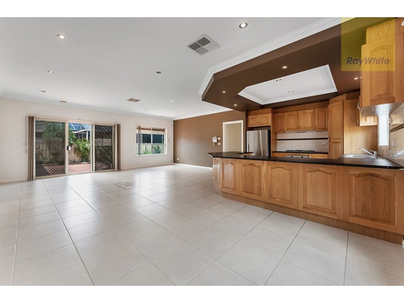 67 Lockwood Drive, Roxburgh Park VIC 3064