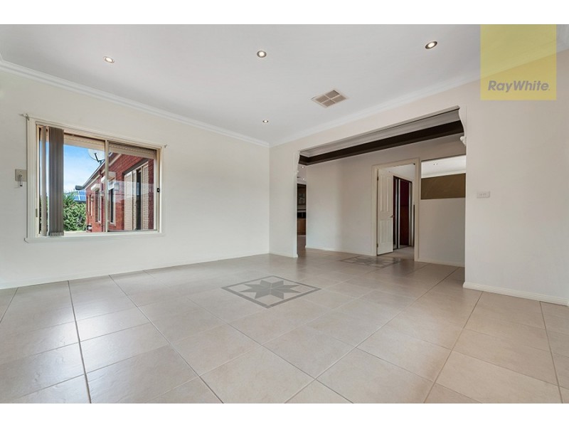 67 Lockwood Drive, Roxburgh Park VIC 3064