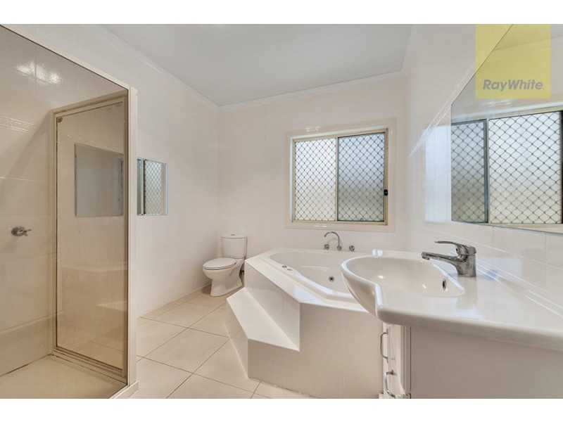 67 Lockwood Drive, Roxburgh Park VIC 3064