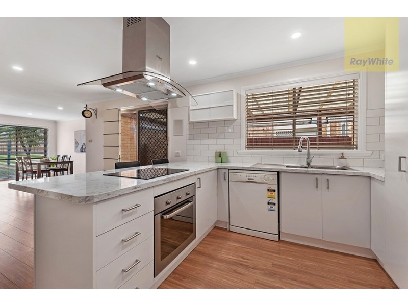 9 Marsden Walk, Roxburgh Park VIC 3064